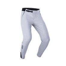 Lade das Bild in den Galerie-Viewer, ION IOB-Bike Pants Ionic LT men 2025