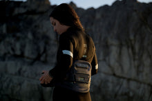 Lade das Bild in den Galerie-Viewer, action_shot