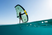 Lade das Bild in den Galerie-Viewer, action_shot
