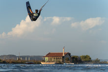 Cargar imagen en el visor de la galería, ION Team Series Kite Harness Men 2024