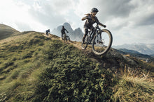 Carica l'immagine nel visualizzatore di Gallery, Guanti MTB modello Traze Long