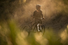 Cargar imagen en el visor de la galería, ION MTB Jersey Scrub Amp BAT Long-Sleeve Men 2024