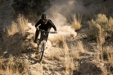 Cargar imagen en el visor de la galería, ION MTB Jersey Scrub Amp BAT Long-Sleeve Men 2024