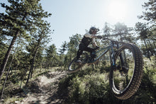 Carica l'immagine nel visualizzatore di Gallery, Guanti MTB Scrub