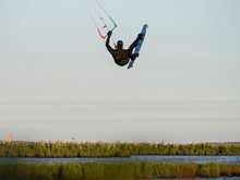 Lade das Bild in den Galerie-Viewer, action_shot