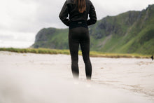 Lade das Bild in den Galerie-Viewer, action_shot