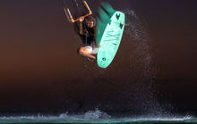 Lade das Bild in den Galerie-Viewer, action_shot