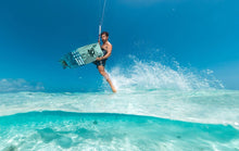 Carica l'immagine nel visualizzatore di Gallery, action_shot