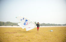 Carica l'immagine nel visualizzatore di Gallery, action_shot