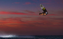 Carica l'immagine nel visualizzatore di Gallery, action_shot