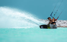 Carica l'immagine nel visualizzatore di Gallery, action_shot