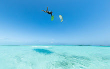 Carica l'immagine nel visualizzatore di Gallery, action_shot