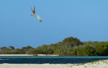 Carica l'immagine nel visualizzatore di Gallery, action_shot