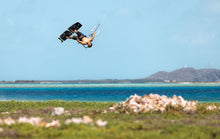 Carica l'immagine nel visualizzatore di Gallery, action_shot