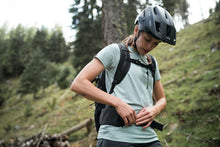 Carica l&#39;immagine nel visualizzatore di Gallery, Zaino MTB Scrub 14
