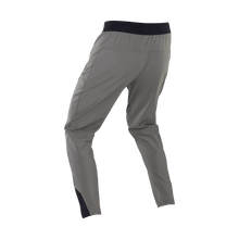 Lade das Bild in den Galerie-Viewer, ION IOB-Bike Pants Ionic LT men 2025