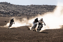 Lade das Bild in den Galerie-Viewer, action_shot