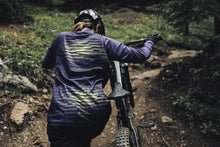 Carica l&#39;immagine nel visualizzatore di Gallery, Maglia MTB a maniche lunghe da donna modello Scrub
