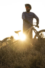 Carica l&#39;immagine nel visualizzatore di Gallery, Maglia MTB a maniche lunghe modello Traze Amp AFT da uomo
