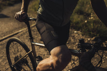 Lade das Bild in den Galerie-Viewer, Gravel Bibshorts VNTR Amp Herren
