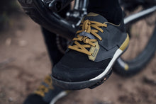 Carica l&#39;immagine nel visualizzatore di Gallery, Scarpe MTB Pedali Piatti Scrub Amp
