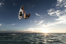 Lade das Bild in den Galerie-Viewer, action_shot