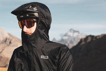 Carica l&#39;immagine nel visualizzatore di Gallery, Giacca MTB unisex modello Shelter Lite
