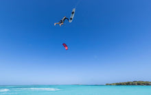 Carica l'immagine nel visualizzatore di Gallery, action_shot
