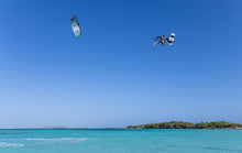 Carica l'immagine nel visualizzatore di Gallery, action_shot